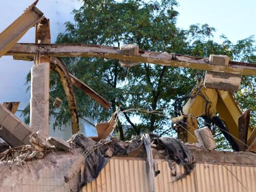 【胜诉故事】房屋被强拆申请赔偿未果,冠领律师两场诉讼助委托人获赔120万元-1