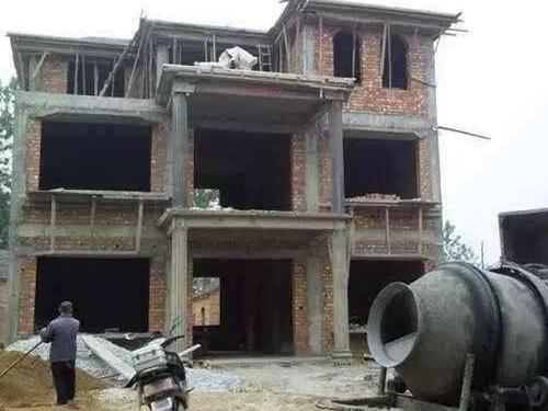 农村违建房屋拆除律师-没产权证翻建房屋一定会被认定为违建吗