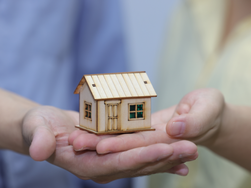 【胜诉故事】离婚后男方“屏蔽”拆迁款领取细情,冠领律师凭“在册人口”帮女方要回知情权-1 【胜诉故事】离婚后男方“屏蔽”拆迁款领取细情,冠领律师凭“在册人口”帮女方要回知情权-1