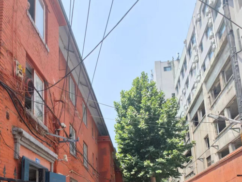 参照类似项目的拆迁补偿政策，强拆房屋合法吗