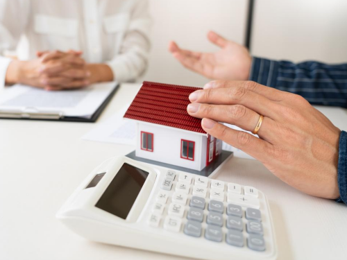 签订拆迁补偿协议后,有关部门有权单方变更协议吗 签订拆迁补偿协议后,有关部门有权单方变更协议吗